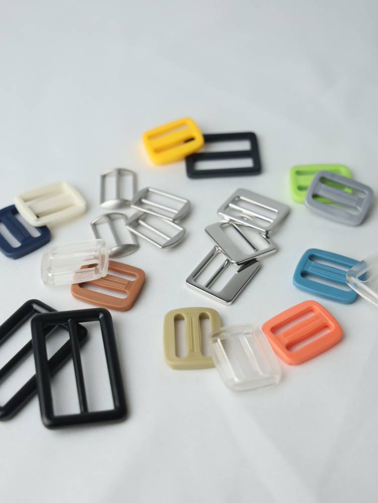 CapsAccessories2